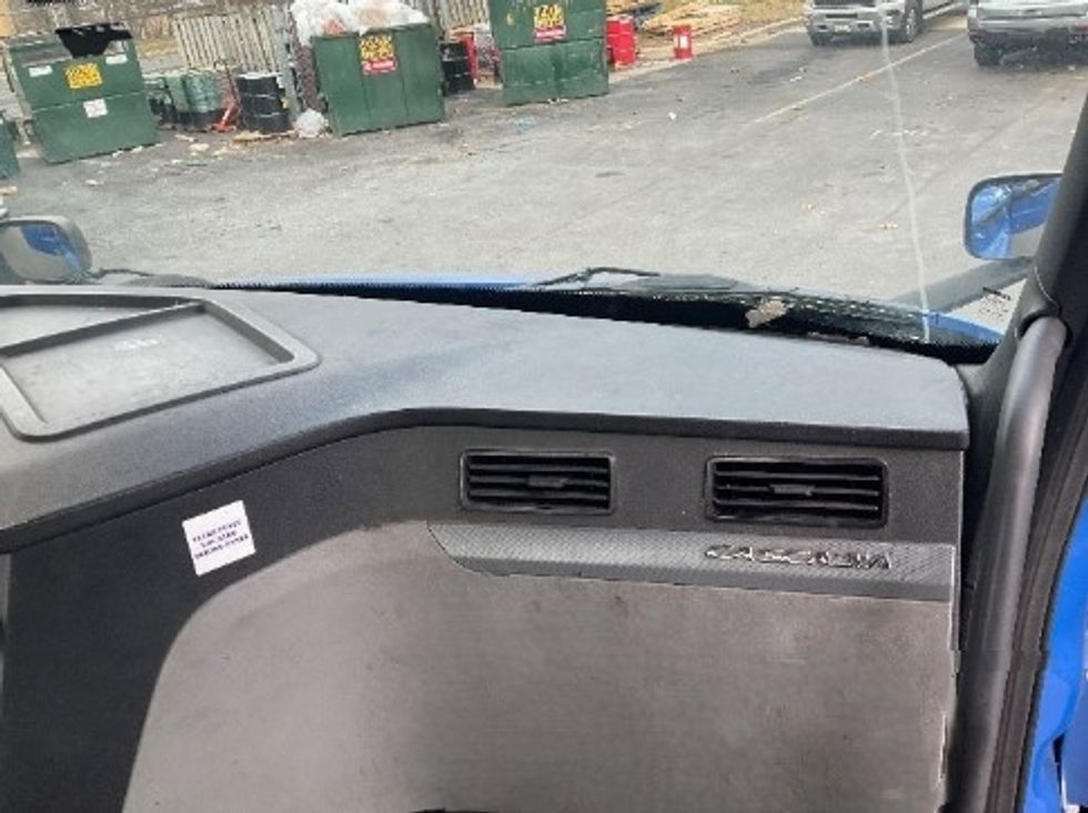 Day Cab Tractor-Heavy Duty Tractors-Freightliner-2019-T11664ST-Capitol Heights-MD-191,712\n\t\tmiles-$ 44,500 - Image 13