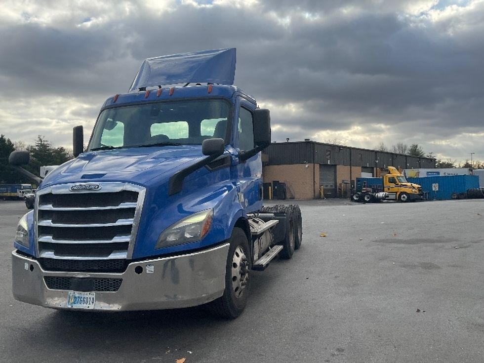 Day Cab Tractor-Heavy Duty Tractors-Freightliner-2019-T11664ST-Capitol Heights-MD-191,712\n\t\tmiles-$ 44,500 - Image 3