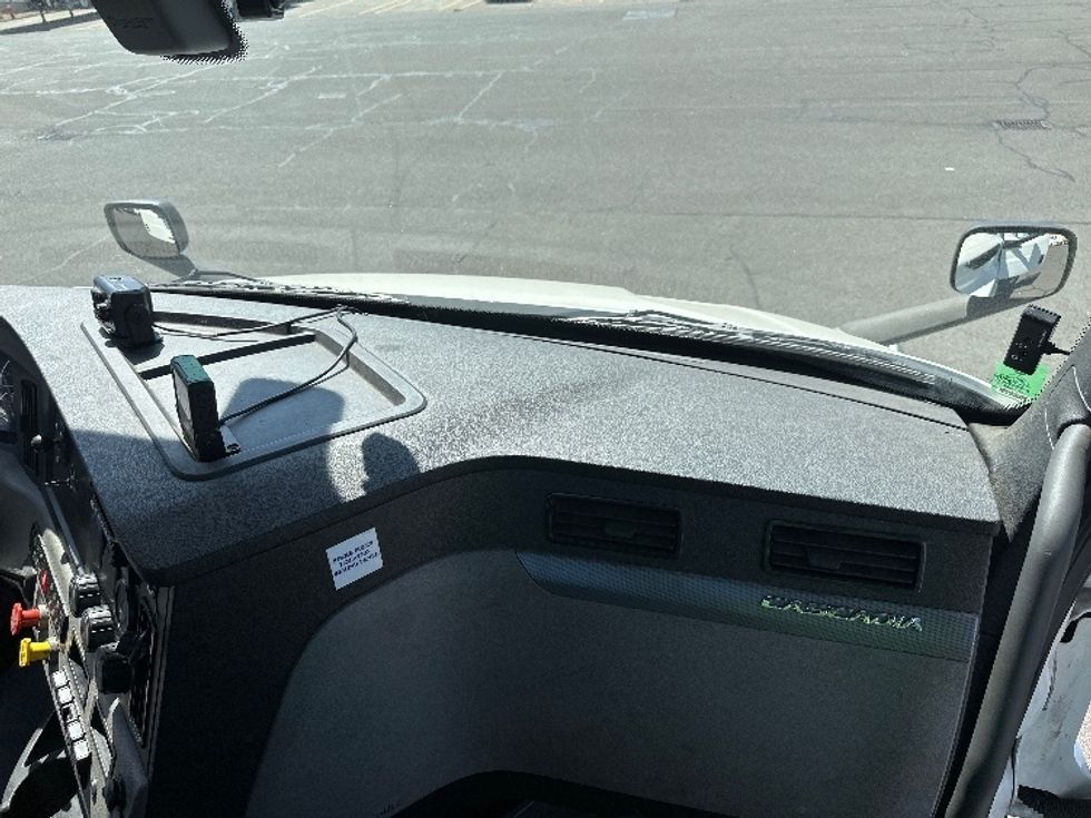 Day Cab Tractor-Heavy Duty Tractors-Freightliner-2019-T11664ST-Coburg-OR-755,522\n\t\tmiles-$ 26,250 - Image 13