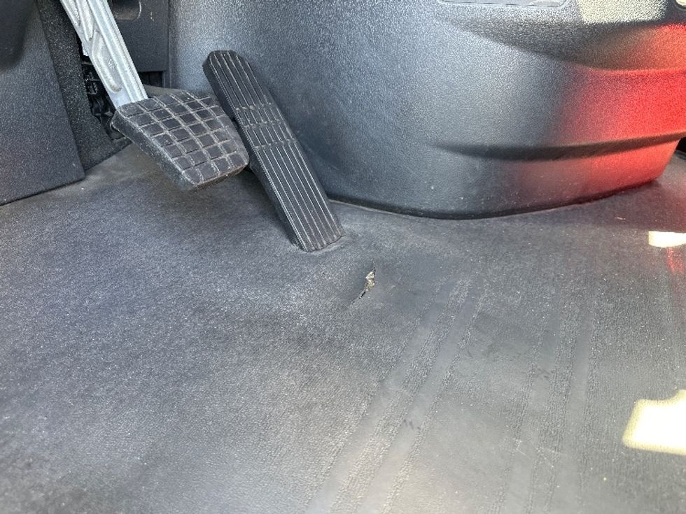 Day Cab Tractor-Heavy Duty Tractors-Freightliner-2019-T11664ST-Coburg-OR-755,522\n\t\tmiles-$ 26,250 - Image 17