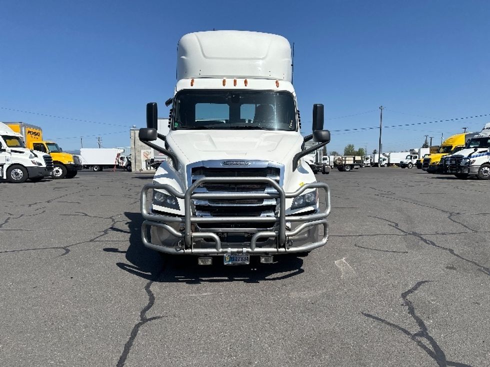 Day Cab Tractor-Heavy Duty Tractors-Freightliner-2019-T11664ST-Coburg-OR-755,522\n\t\tmiles-$ 26,250 - Image 2