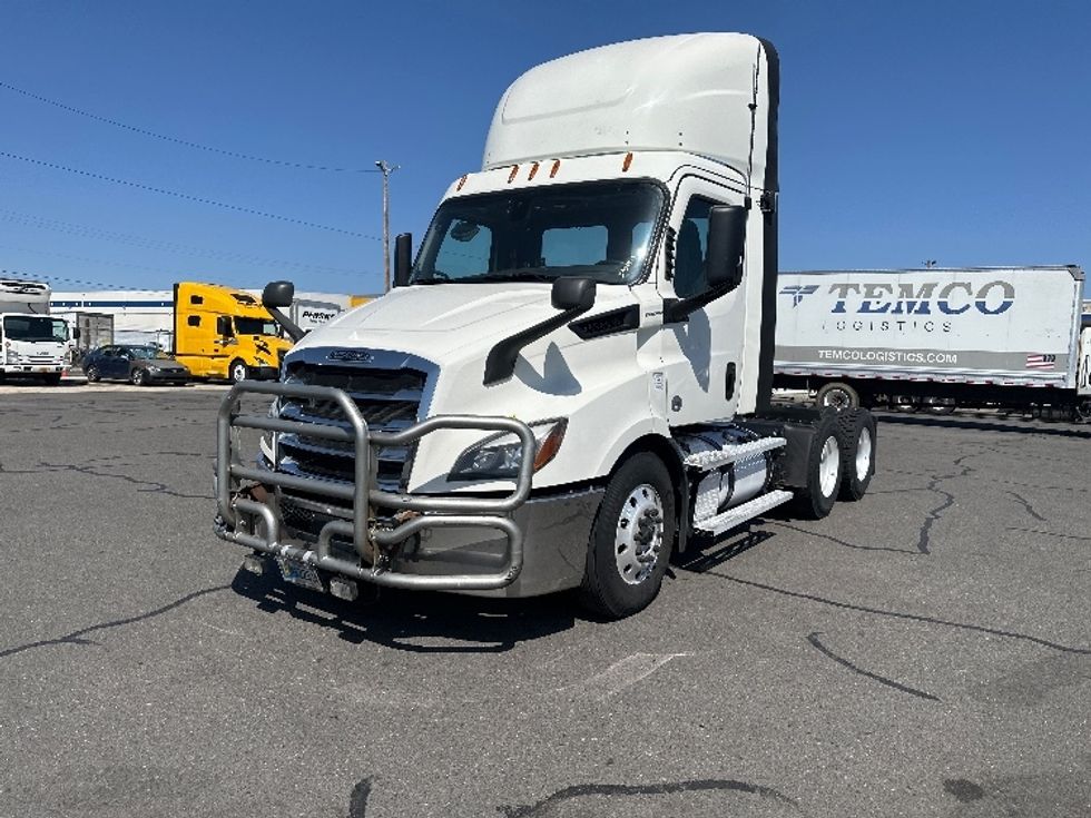 Day Cab Tractor-Heavy Duty Tractors-Freightliner-2019-T11664ST-Coburg-OR-755,522\n\t\tmiles-$ 26,250 - Image 3