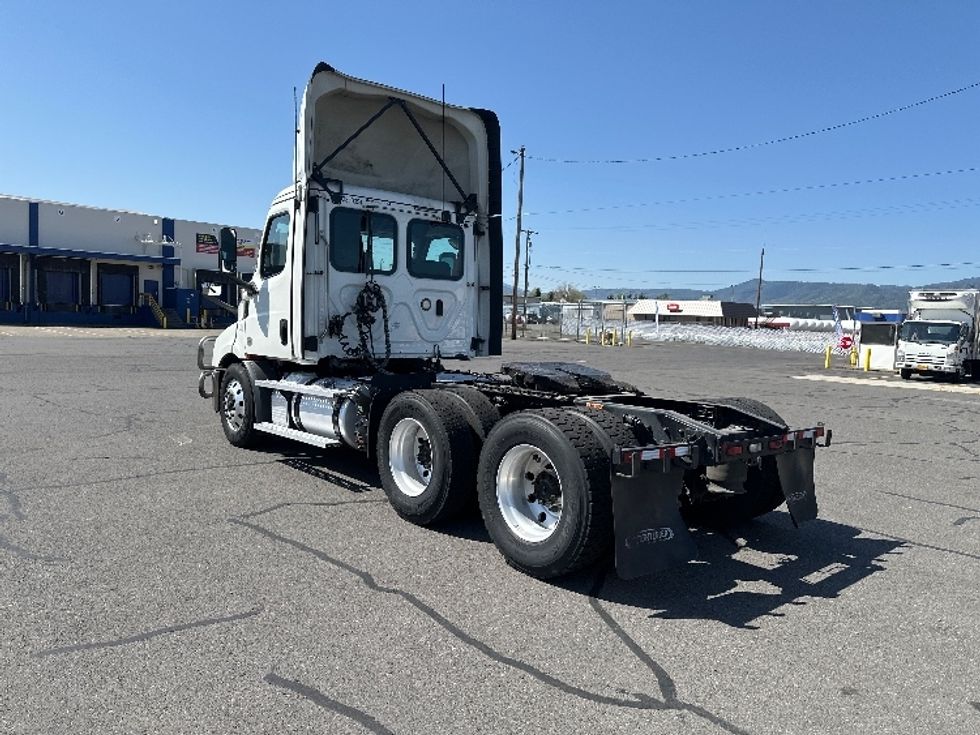 Day Cab Tractor-Heavy Duty Tractors-Freightliner-2019-T11664ST-Coburg-OR-755,522\n\t\tmiles-$ 26,250 - Image 5