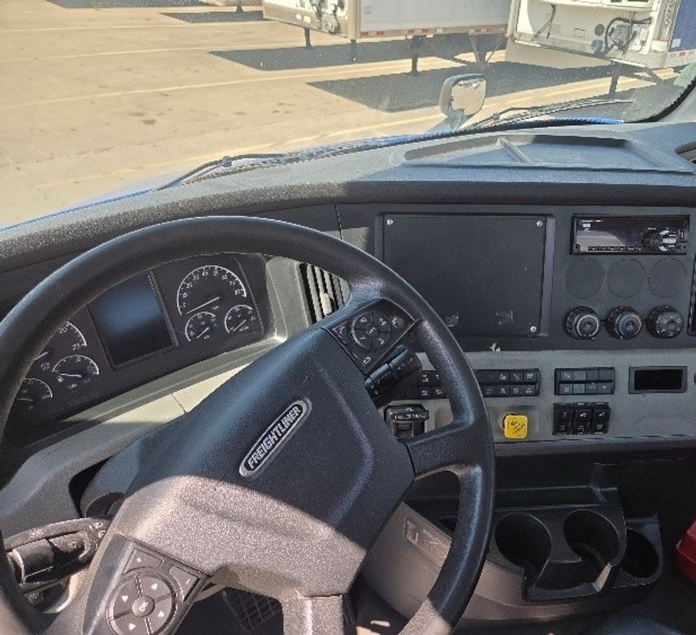 Day Cab Tractor-Heavy Duty Tractors-Freightliner-2019-T11664ST-Dallas-TX-167,049\n\t\tmiles-$ 59,000 - Image 10