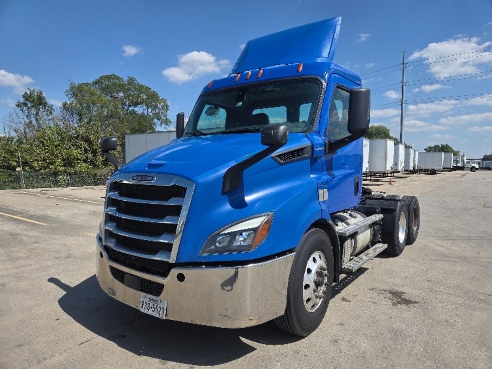 Day Cab Tractor-Heavy Duty Tractors-Freightliner-2019-T11664ST-Dallas-TX-167,049\n\t\tmiles-$ 59,000 - Image 3