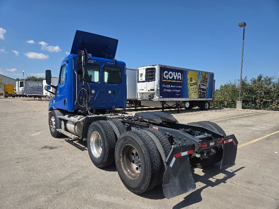 Day Cab Tractor-Heavy Duty Tractors-Freightliner-2019-T11664ST-Dallas-TX-167,049\n\t\tmiles-$ 59,000 - Image 5