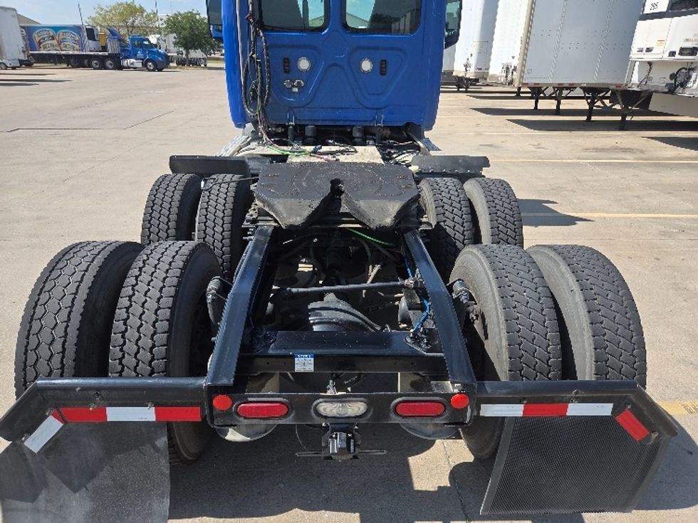 Day Cab Tractor-Heavy Duty Tractors-Freightliner-2019-T11664ST-Dallas-TX-167,049\n\t\tmiles-$ 59,000 - Image 6