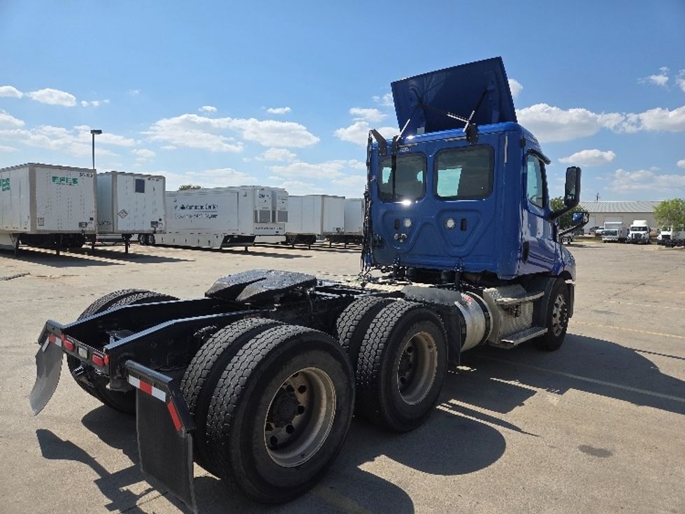 Day Cab Tractor-Heavy Duty Tractors-Freightliner-2019-T11664ST-Dallas-TX-167,049\n\t\tmiles-$ 59,000 - Image 7