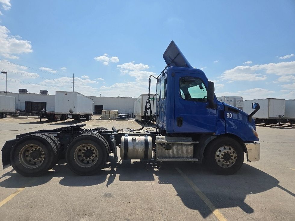 Day Cab Tractor-Heavy Duty Tractors-Freightliner-2019-T11664ST-Dallas-TX-167,049\n\t\tmiles-$ 59,000 - Image 8