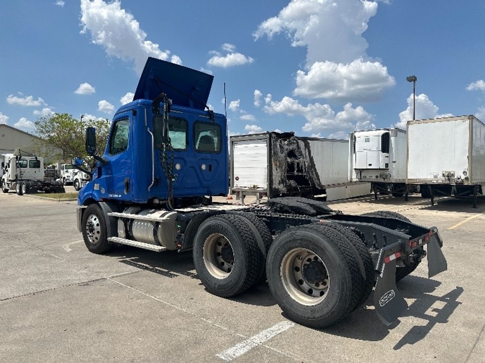 Day Cab Tractor-Heavy Duty Tractors-Freightliner-2019-T11664ST-Dallas-TX-186,045\n\t\tmiles-$ 61,000 - Image 5