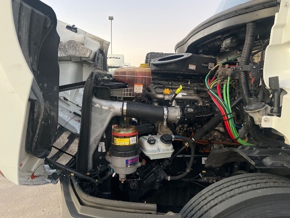 Day Cab Tractor-Heavy Duty Tractors-Freightliner-2019-T11664ST-Dallas-TX-290,635\n\t\tmiles-$ 65,250 - Image 15