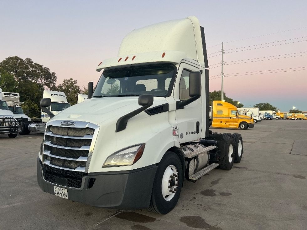 Day Cab Tractor-Heavy Duty Tractors-Freightliner-2019-T11664ST-Dallas-TX-290,635\n\t\tmiles-$ 65,250 - Image 3