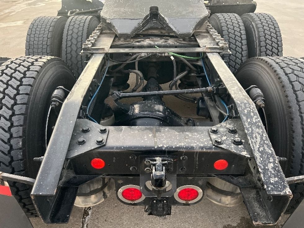 Day Cab Tractor-Heavy Duty Tractors-Freightliner-2019-T11664ST-Dallas-TX-290,635\n\t\tmiles-$ 65,250 - Image 5