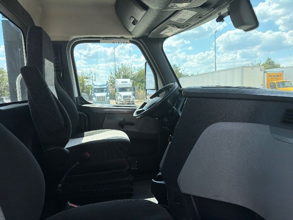 Day Cab Tractor-Heavy Duty Tractors-Freightliner-2019-T11664ST-Dallas-TX-307,753\n\t\tmiles-$ 49,250 - Image 14