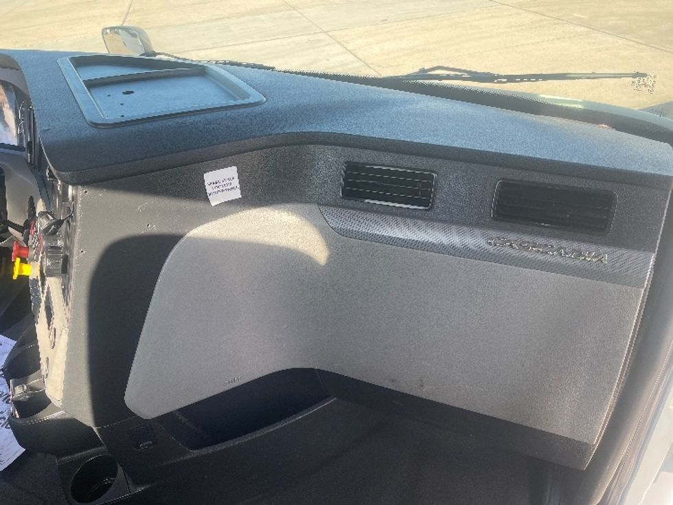 Day Cab Tractor-Heavy Duty Tractors-Freightliner-2019-T11664ST-Dallas-TX-309,759\n\t\tmiles-$ 49,250 - Image 13