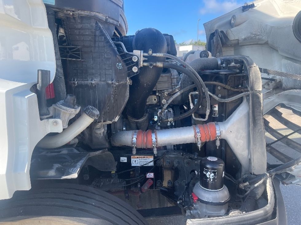 Day Cab Tractor-Heavy Duty Tractors-Freightliner-2019-T11664ST-Dallas-TX-309,759\n\t\tmiles-$ 49,250 - Image 15