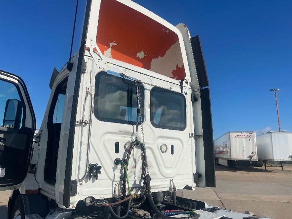 Day Cab Tractor-Heavy Duty Tractors-Freightliner-2019-T11664ST-Dallas-TX-309,759\n\t\tmiles-$ 49,250 - Image 18