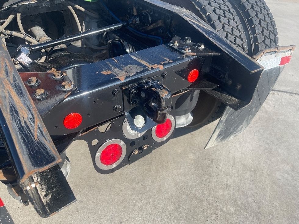 Day Cab Tractor-Heavy Duty Tractors-Freightliner-2019-T11664ST-Dallas-TX-309,759\n\t\tmiles-$ 49,250 - Image 19