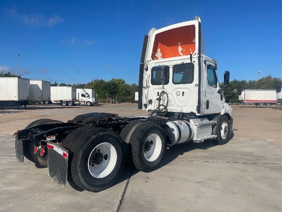 Day Cab Tractor-Heavy Duty Tractors-Freightliner-2019-T11664ST-Dallas-TX-309,759\n\t\tmiles-$ 49,250 - Image 7