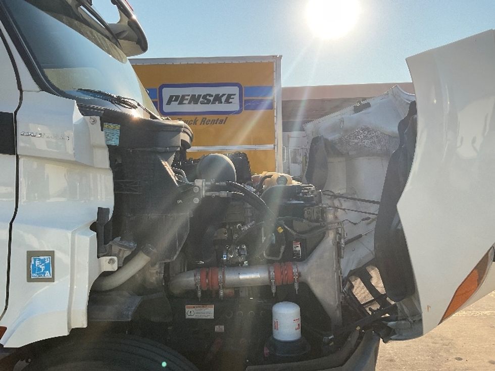 Day Cab Tractor-Heavy Duty Tractors-Freightliner-2019-T11664ST-Dallas-TX-321,870\n\t\tmiles-$ 44,250 - Image 15