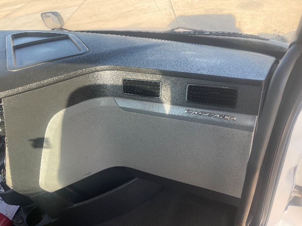 Day Cab Tractor-Heavy Duty Tractors-Freightliner-2019-T11664ST-Dallas-TX-350,883\n\t\tmiles-$ 46,750 - Image 13