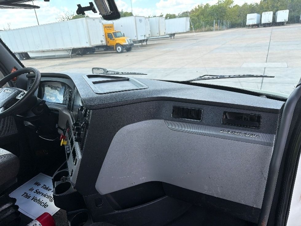 Day Cab Tractor-Heavy Duty Tractors-Freightliner-2019-T11664ST-Dallas-TX-403,720\n\t\tmiles-$ 43,750 - Image 13