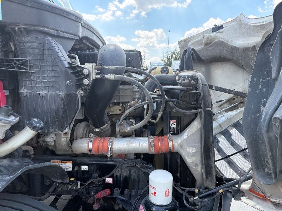 Day Cab Tractor-Heavy Duty Tractors-Freightliner-2019-T11664ST-Dallas-TX-403,720\n\t\tmiles-$ 43,750 - Image 15