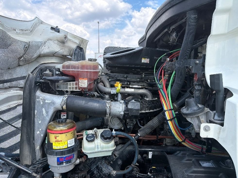 Day Cab Tractor-Heavy Duty Tractors-Freightliner-2019-T11664ST-Dallas-TX-403,720\n\t\tmiles-$ 43,750 - Image 16