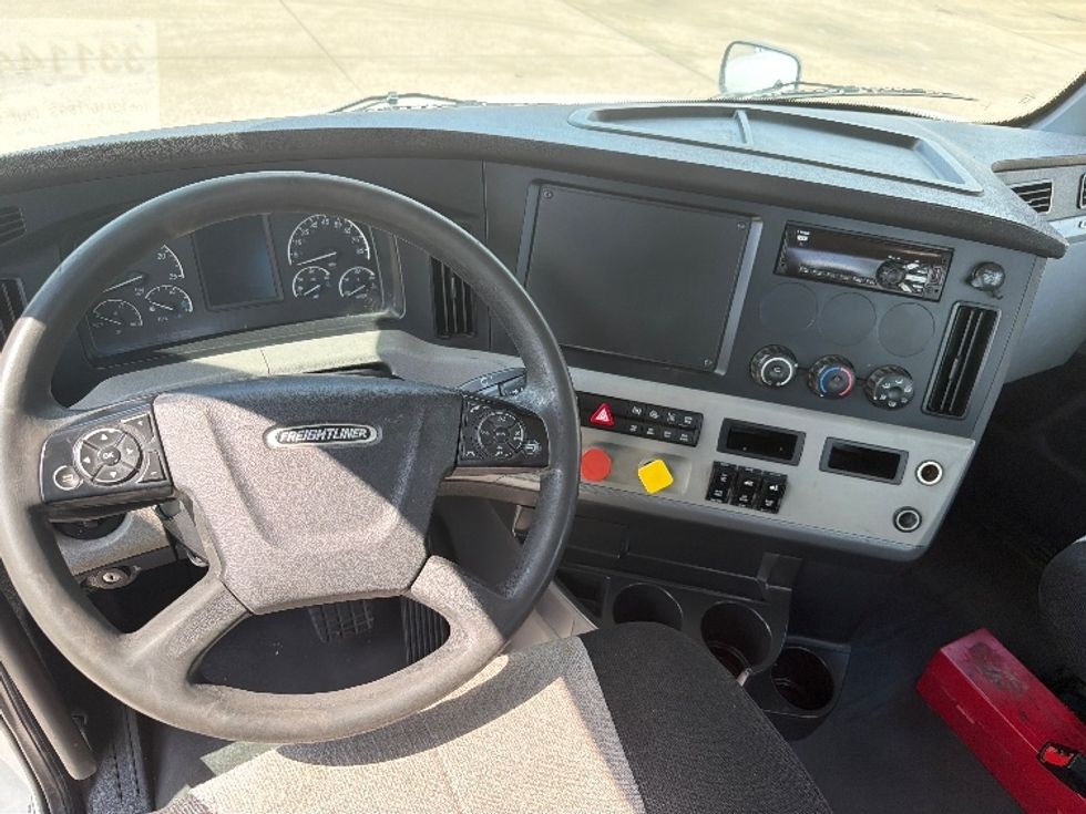 Day Cab Tractor-Heavy Duty Tractors-Freightliner-2019-T11664ST-Dallas-TX-427,252\n\t\tmiles-$ 42,250 - Image 11