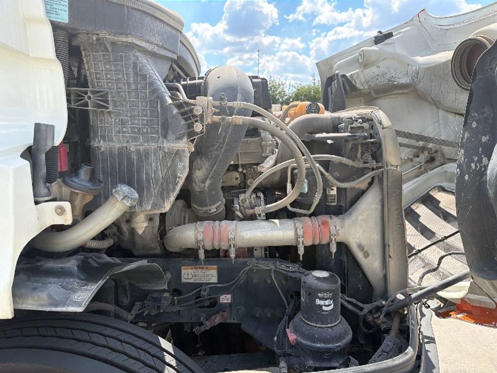 Day Cab Tractor-Heavy Duty Tractors-Freightliner-2019-T11664ST-Dallas-TX-427,252\n\t\tmiles-$ 42,250 - Image 15