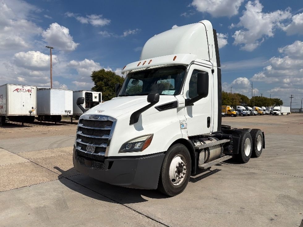 Day Cab Tractor-Heavy Duty Tractors-Freightliner-2019-T11664ST-Dallas-TX-427,252\n\t\tmiles-$ 42,250 - Image 3