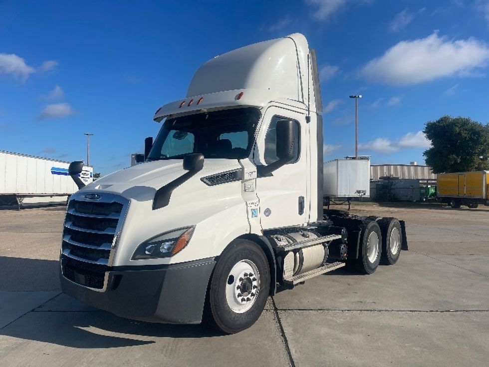Day Cab Tractor-Heavy Duty Tractors-Freightliner-2019-T11664ST-Dallas-TX-431,200\n\t\tmiles-$ 42,000 - Image 3