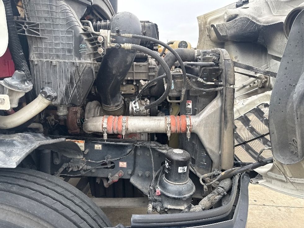 Day Cab Tractor-Heavy Duty Tractors-Freightliner-2019-T11664ST-Dallas-TX-435,958\n\t\tmiles-$ 45,000 - Image 15