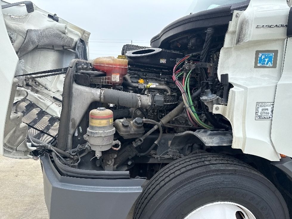 Day Cab Tractor-Heavy Duty Tractors-Freightliner-2019-T11664ST-Dallas-TX-435,958\n\t\tmiles-$ 45,000 - Image 16