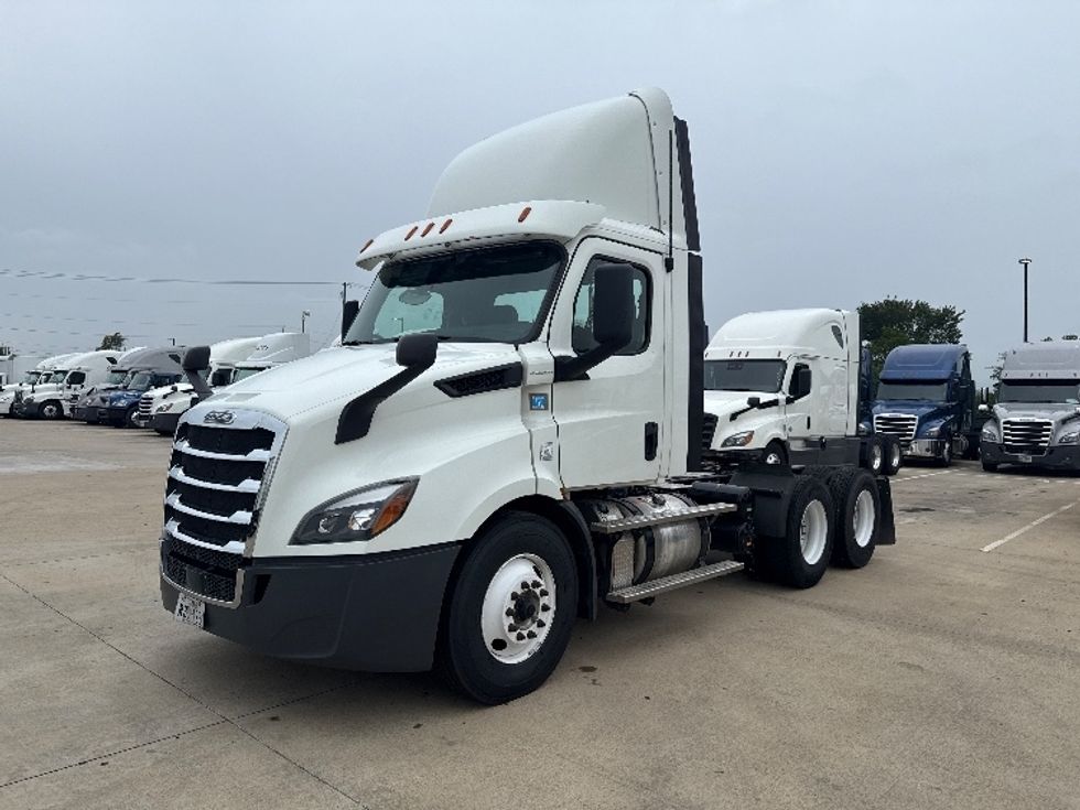 Day Cab Tractor-Heavy Duty Tractors-Freightliner-2019-T11664ST-Dallas-TX-435,958\n\t\tmiles-$ 45,000 - Image 3