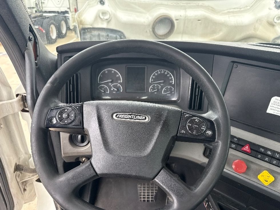 Day Cab Tractor-Heavy Duty Tractors-Freightliner-2019-T11664ST-Dallas-TX-444,978\n\t\tmiles-$ 41,250 - Image 11