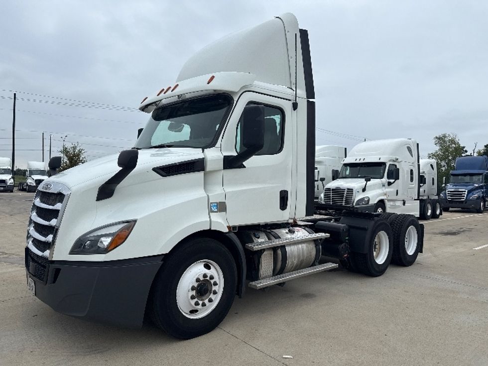 Day Cab Tractor-Heavy Duty Tractors-Freightliner-2019-T11664ST-Dallas-TX-444,978\n\t\tmiles-$ 41,250 - Image 3