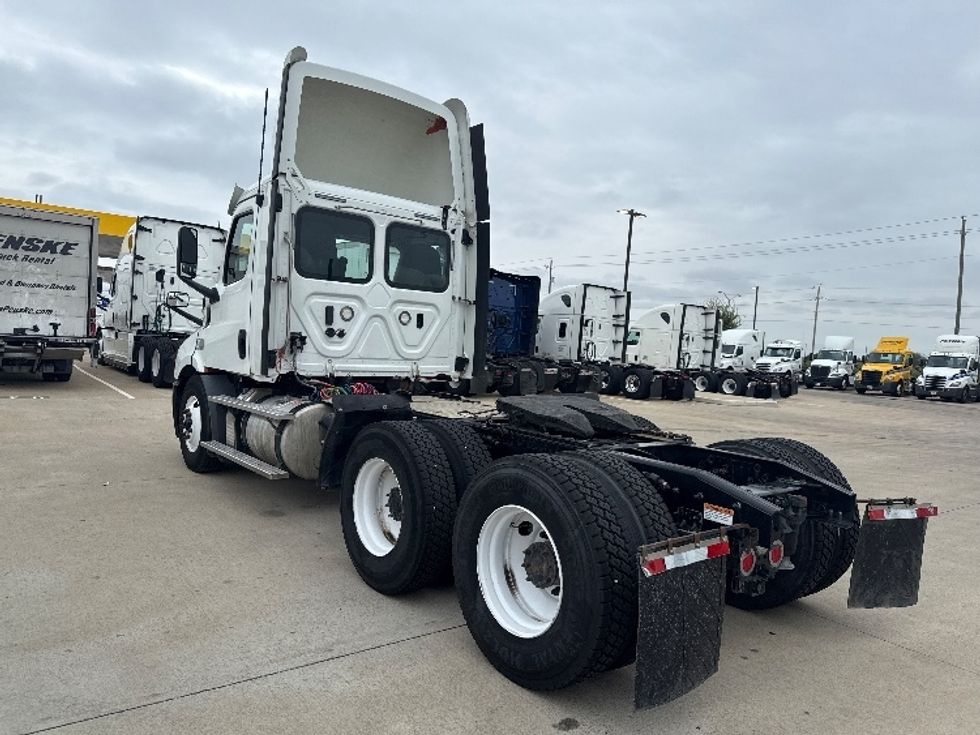 Day Cab Tractor-Heavy Duty Tractors-Freightliner-2019-T11664ST-Dallas-TX-444,978\n\t\tmiles-$ 41,250 - Image 5