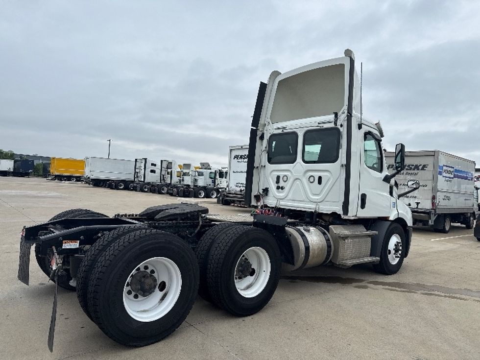 Day Cab Tractor-Heavy Duty Tractors-Freightliner-2019-T11664ST-Dallas-TX-444,978\n\t\tmiles-$ 41,250 - Image 7