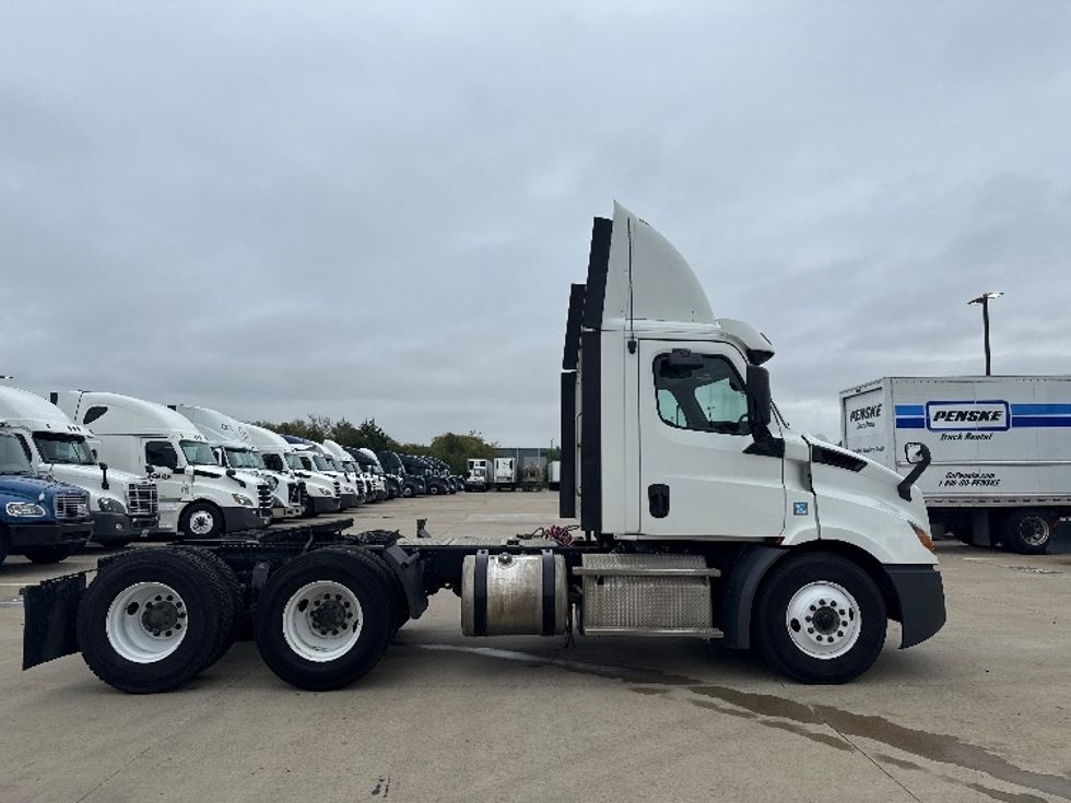 Day Cab Tractor-Heavy Duty Tractors-Freightliner-2019-T11664ST-Dallas-TX-444,978\n\t\tmiles-$ 41,250 - Image 8