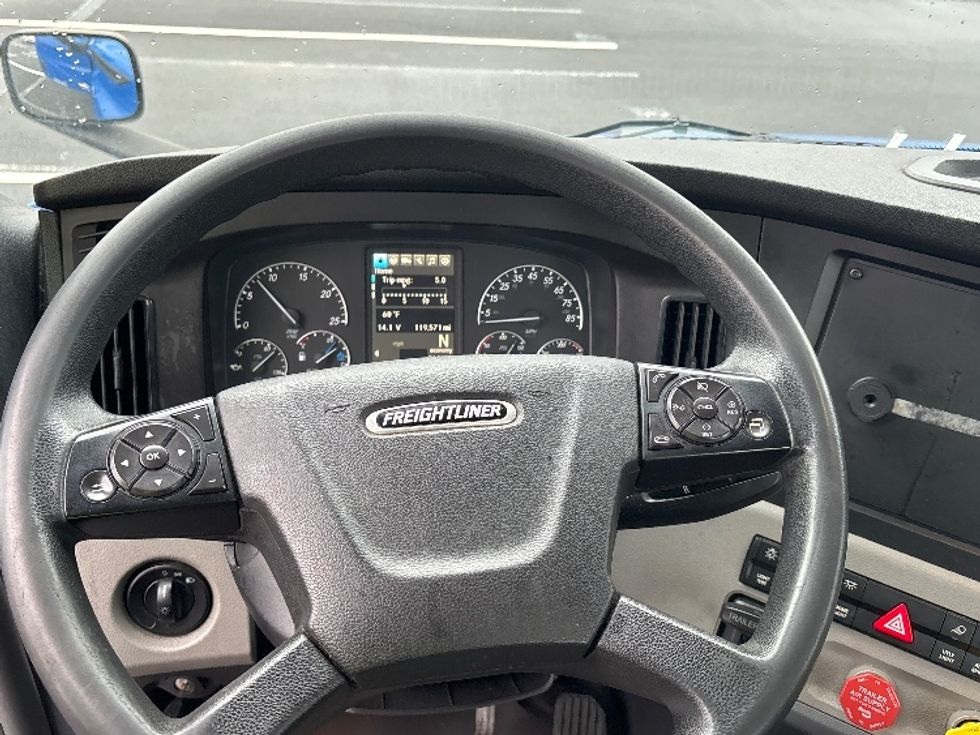 Day Cab Tractor-Heavy Duty Tractors-Freightliner-2019-T11664ST-Dayton-NJ-119,529\n\t\tmiles-$ 53,750 - Image 11