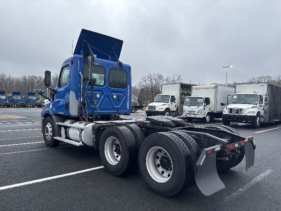 Day Cab Tractor-Heavy Duty Tractors-Freightliner-2019-T11664ST-Dayton-NJ-119,529\n\t\tmiles-$ 53,750 - Image 5
