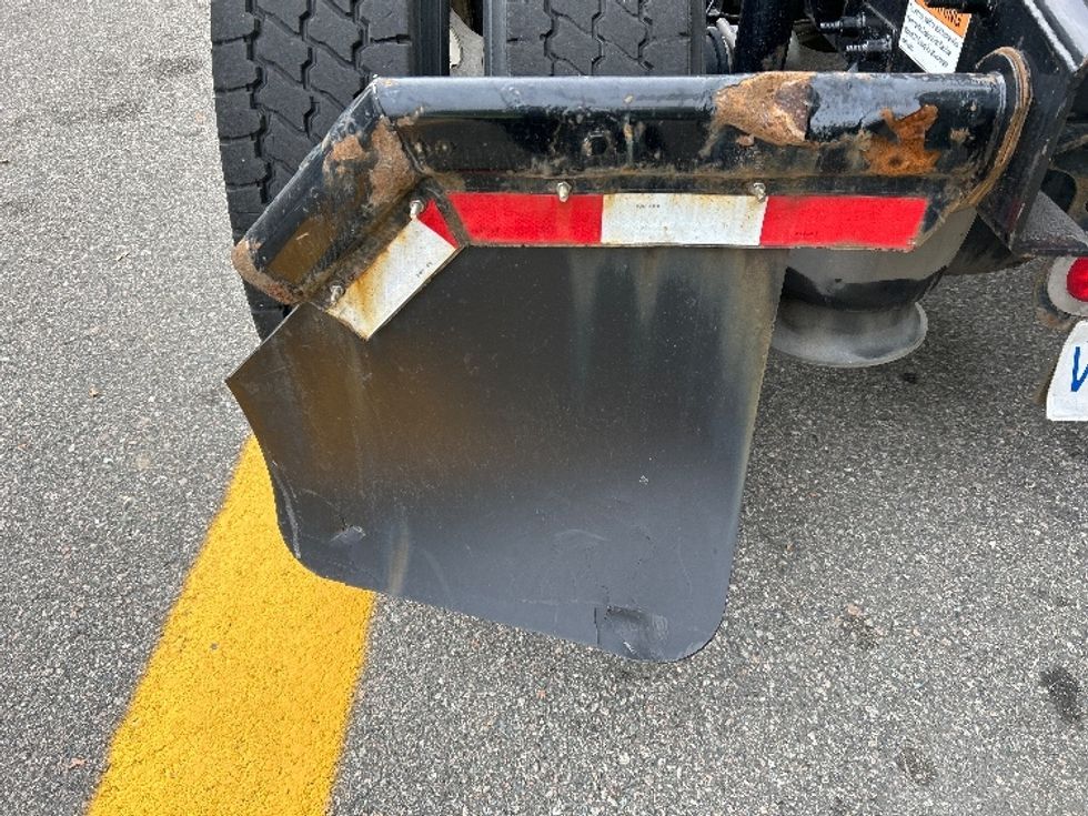 Day Cab Tractor-Heavy Duty Tractors-Freightliner-2019-T11664ST-Delta-BC-344,970\n\t\tkm-$ 63,000 - Image 17