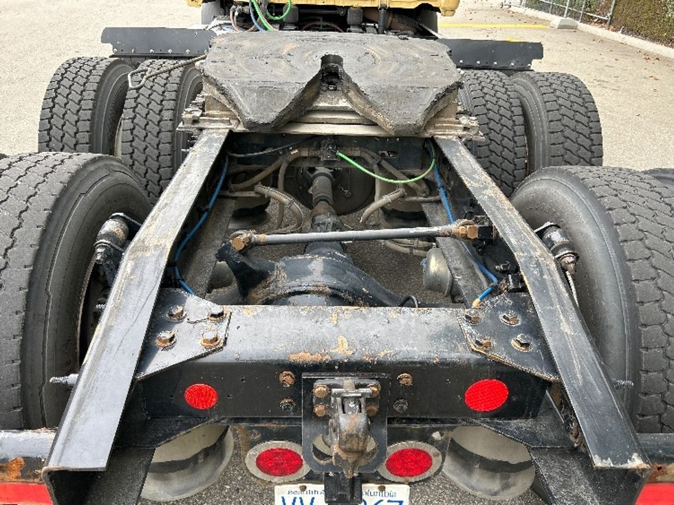 Day Cab Tractor-Heavy Duty Tractors-Freightliner-2019-T11664ST-Delta-BC-344,970\n\t\tkm-$ 63,000 - Image 6