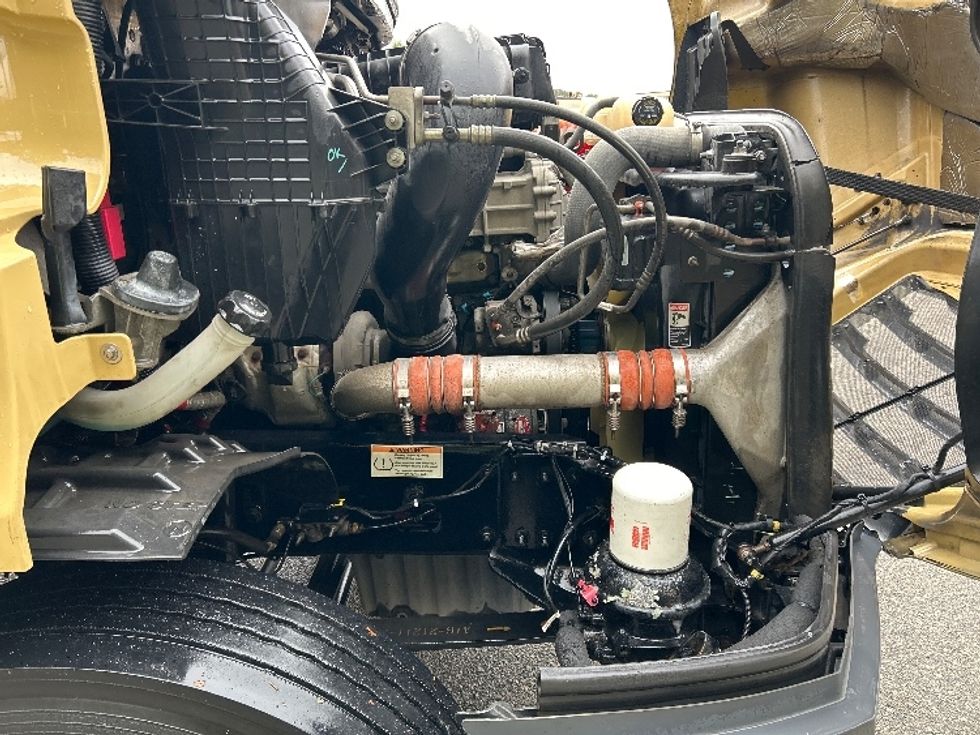 Day Cab Tractor-Heavy Duty Tractors-Freightliner-2019-T11664ST-Delta-BC-365,704\n\t\tkm-$ 62,000 - Image 15