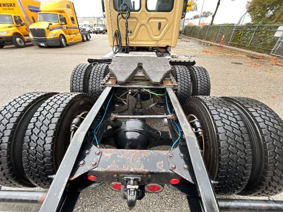 Day Cab Tractor-Heavy Duty Tractors-Freightliner-2019-T11664ST-Delta-BC-365,704\n\t\tkm-$ 62,000 - Image 6