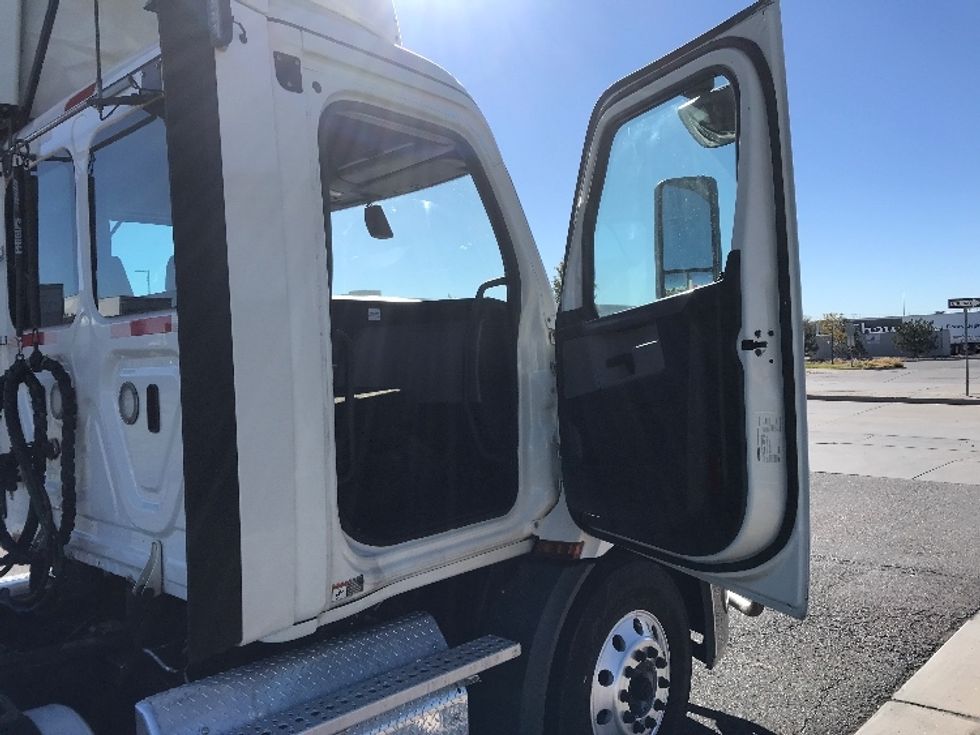 Day Cab Tractor-Heavy Duty Tractors-Freightliner-2019-T11664ST-Denver-CO-504,016\n\t\tmiles-$ 50,250 - Image 12