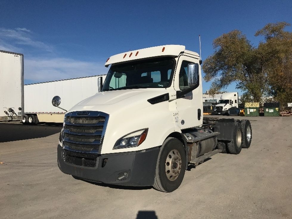 2019 Freightliner Cascadia 116" Day cab photo 3