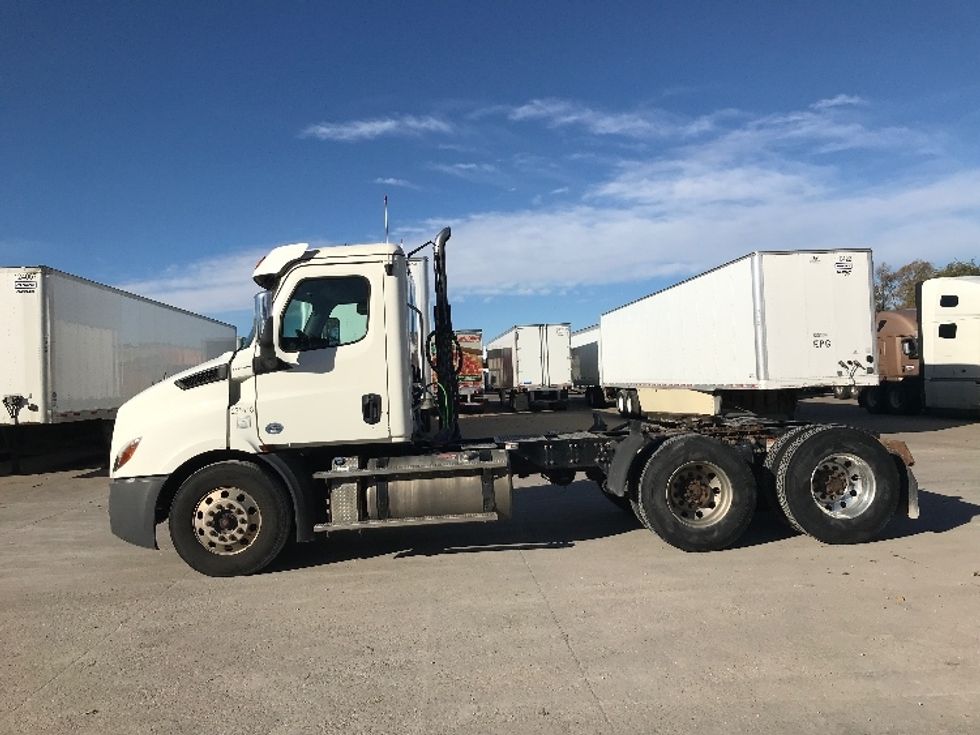 2019 Freightliner Cascadia 116" Day cab photo 4