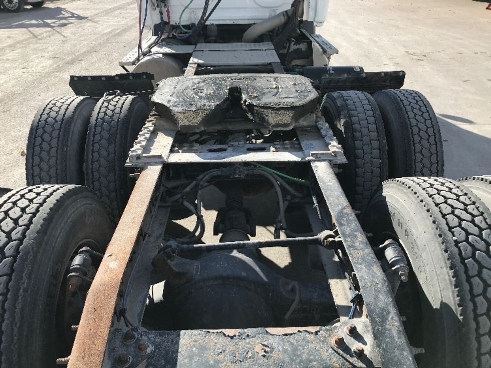 Day Cab Tractor-Heavy Duty Tractors-Freightliner-2019-T11664ST-Des Moines-IA-362,920\n\t\tmiles-$ 47,500 - Image 6